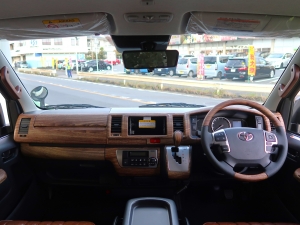 ハイエースバンディーゼル4WD　丸目カスタム　ネオクラシック