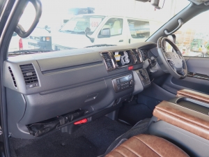 ハイエースバン新車ディーゼル4WD　8人乗りFD-BOX-V05