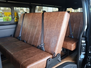 ハイエースバン新車ディーゼル4WD　8人乗りFD-BOX-V05