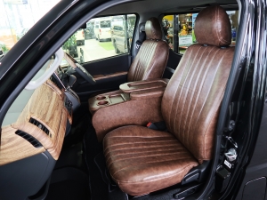 ハイエースバンディーゼル4WD　丸目カスタム　ネオクラシック