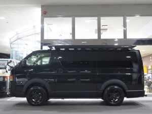 ハイエースバンディーゼル4WD　丸目カスタム　ネオクラシック