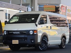 ハイエースＶ特設カラーライトイエロー　安全装備付き