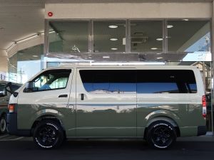 ハイエースバンディーゼル4WD　丸目カスタム　ネオクラシック