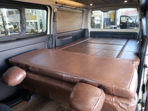 ハイエースバンディーゼル4WD　丸目カスタム　ネオクラシック
