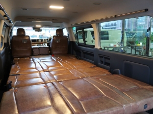 ハイエースワゴン１０人乗り　車中泊できる街乗り仕様車
