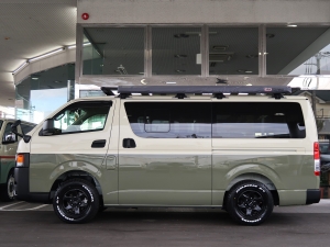 ハイエースバンディーゼル4WD　丸目カスタム　ネオクラシック