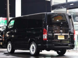 ハイエースバンディーゼル4WD　丸目カスタム　ネオクラシック