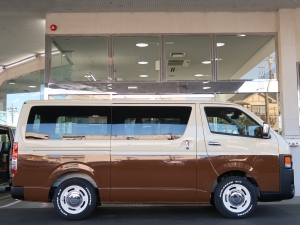 ハイエースバンチョコバナナカラーツートンペイント
