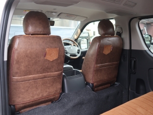 ハイエースバン新車アウトレット新車丸目ハイエース　ツートンペイント