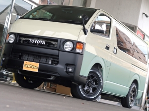 ハイエースバン新車アウトレット新車丸目ハイエース　ツートンペイント