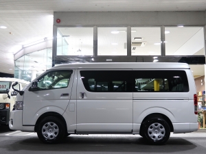 ハイエースワゴン１０人乗り　車中泊できる街乗り仕様車