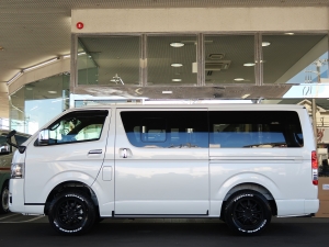 ハイエースバン新車一部改良後　ディーゼル四駆