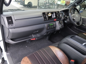 ハイエースバン新車　ディーゼル四駆　４ＷＤ