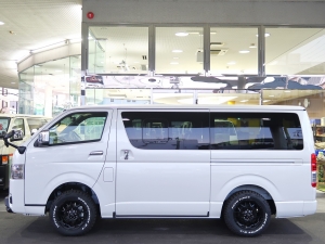 ハイエースバン新車　ディーゼル四駆　４ＷＤ