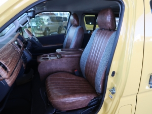 ハイエースバンディーゼル4WD　丸目カスタム　ネオクラシック