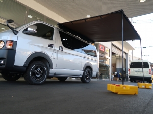 ハイエースバンディーゼル4WD　希少カラーシルバー
