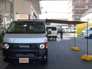 ハイエースバンディーゼル4WD　希少カラーシルバー