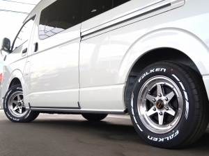 ハイエースバンスパロン　4WD　ディーゼル