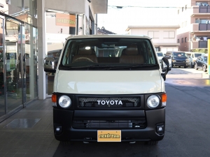 ハイエースバン特設カラー　11型ディスプレイ　丸目換装