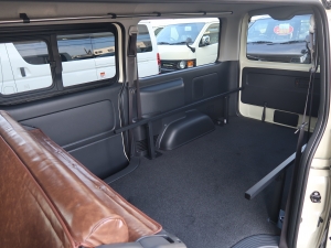 ハイエースバン特設カラー　11型ディスプレイ　丸目換装