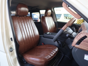 ハイエースバン特設カラー　11型ディスプレイ　丸目換装