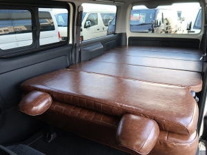 ハイエースバン特設カラー　11型ディスプレイ　丸目換装