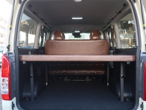 ハイエースバン特設カラー　11型ディスプレイ　丸目換装