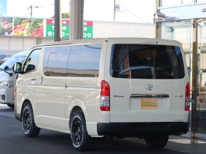 ハイエースバン特設カラー　11型ディスプレイ　丸目換装