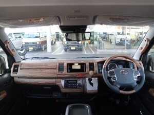 ハイエースバン特設カラー　11型ディスプレイ　丸目換装