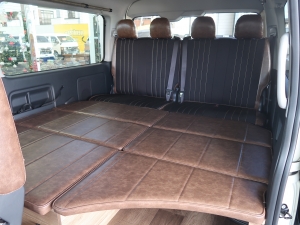 ハイエースワゴン4WD　FDBOX-W00ヴィンテージ　丸目フェイス