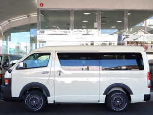 ハイエースワゴン4WD　FDBOX-W00ヴィンテージ　丸目フェイス