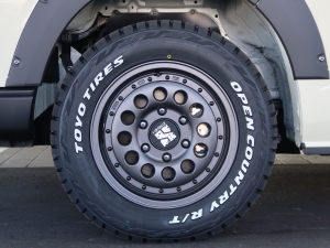 ハイエースワゴン4WD　FDBOX-W00ヴィンテージ　丸目フェイス