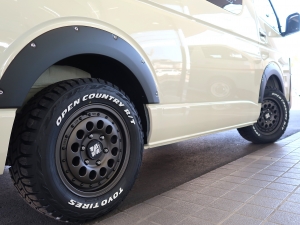 ハイエースワゴン4WD　FDBOX-W00ヴィンテージ　丸目フェイス