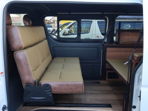 ハイエースバン新車4WD軽油　VANLIFEカスタム