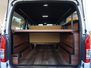 ハイエースバン新車4WD軽油　VANLIFEカスタム