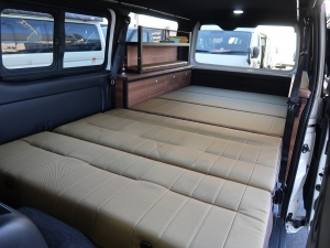 ハイエースバン新車4WD軽油　VANLIFEカスタム