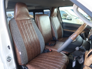 ハイエースバンディーゼル4WD　DX　新車カスタム丸目フェイス
