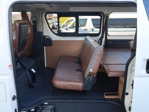 ハイエースバンディーゼル4WD　DX　新車カスタム丸目フェイス