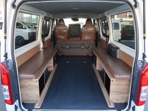 ハイエースバンディーゼル4WD　DX　新車カスタム丸目フェイス