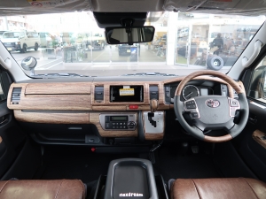 ハイエースバンディーゼル4WD　丸目　ツートンペイント