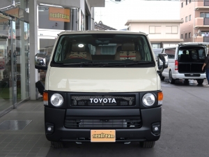 ハイエースバンディーゼル4WD　丸目　ツートンペイント