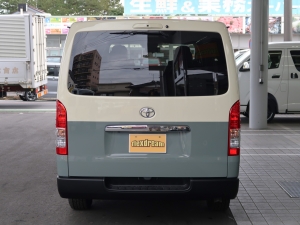 ハイエースバンディーゼル4WD　丸目　ツートンペイント