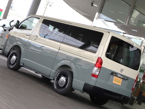 ハイエースバンディーゼル4WD　丸目　ツートンペイント
