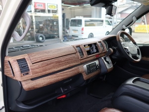 ハイエースバンディーゼル4WD　丸目　ツートンペイント