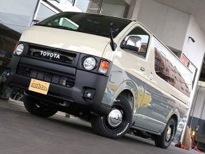 ハイエースバンディーゼル4WD　丸目　ツートンペイント