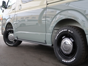 ハイエースバンディーゼル4WD　丸目　ツートンペイント