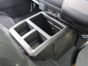 ハイエースバン新車ディーゼル4WDダークプライム2　跳ね上げベッドキット