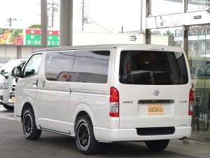 ハイエースバン新車ディーゼル4WDダークプライム2　跳ね上げベッドキット