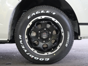 ハイエースバン新車ディーゼル4WDダークプライム2　跳ね上げベッドキット