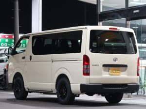 ハイエースバンDX　4WD　ディーゼル　丸目